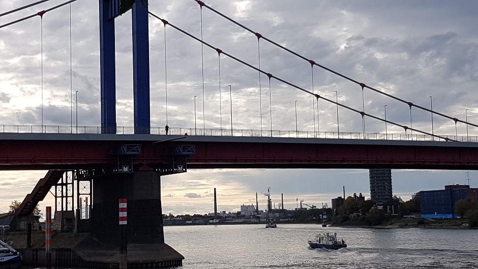 Duisburg Ruhrort Brücke